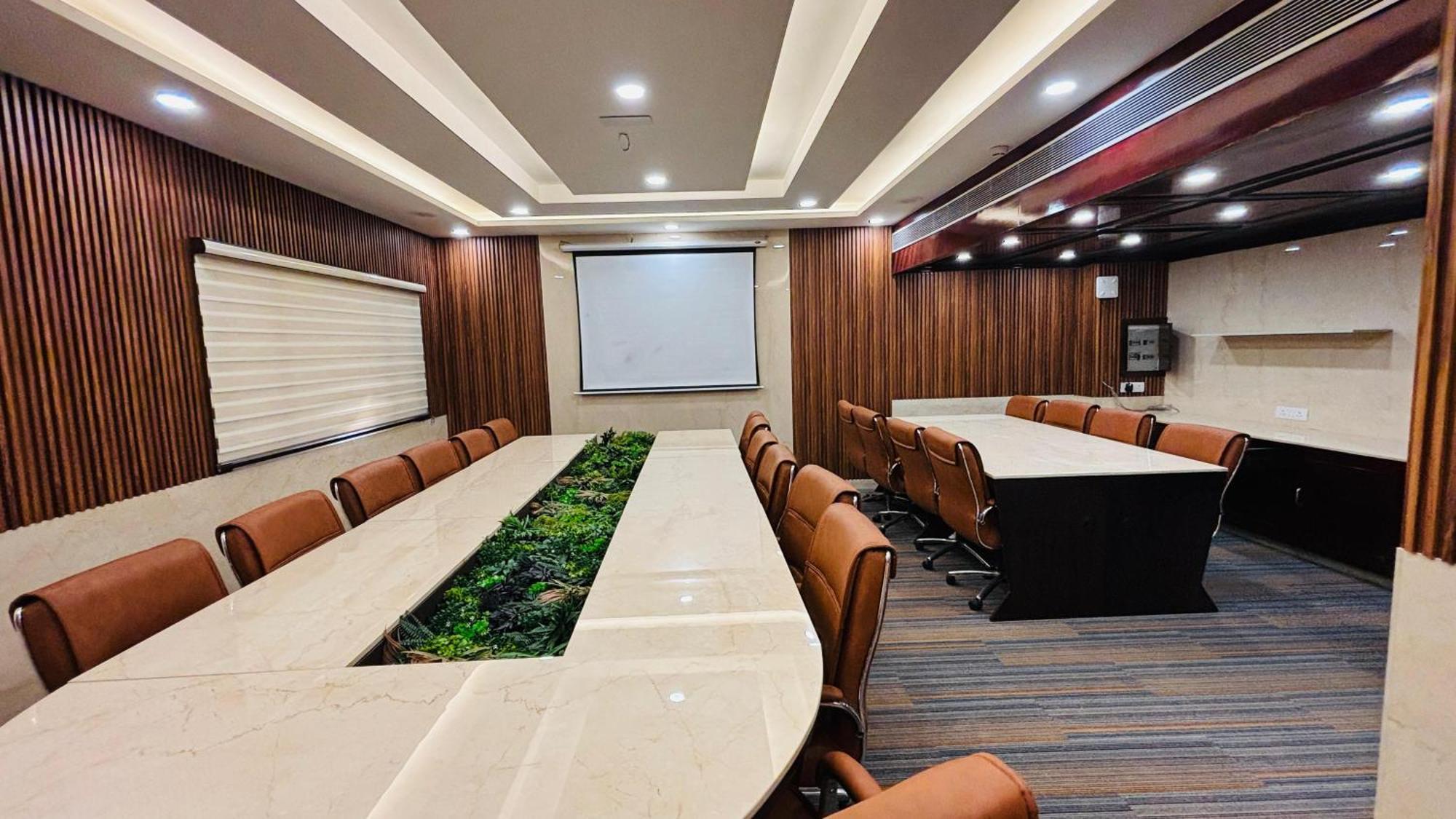 Hotel Shanti Palace Mahipalpur New Delhi Ngoại thất bức ảnh