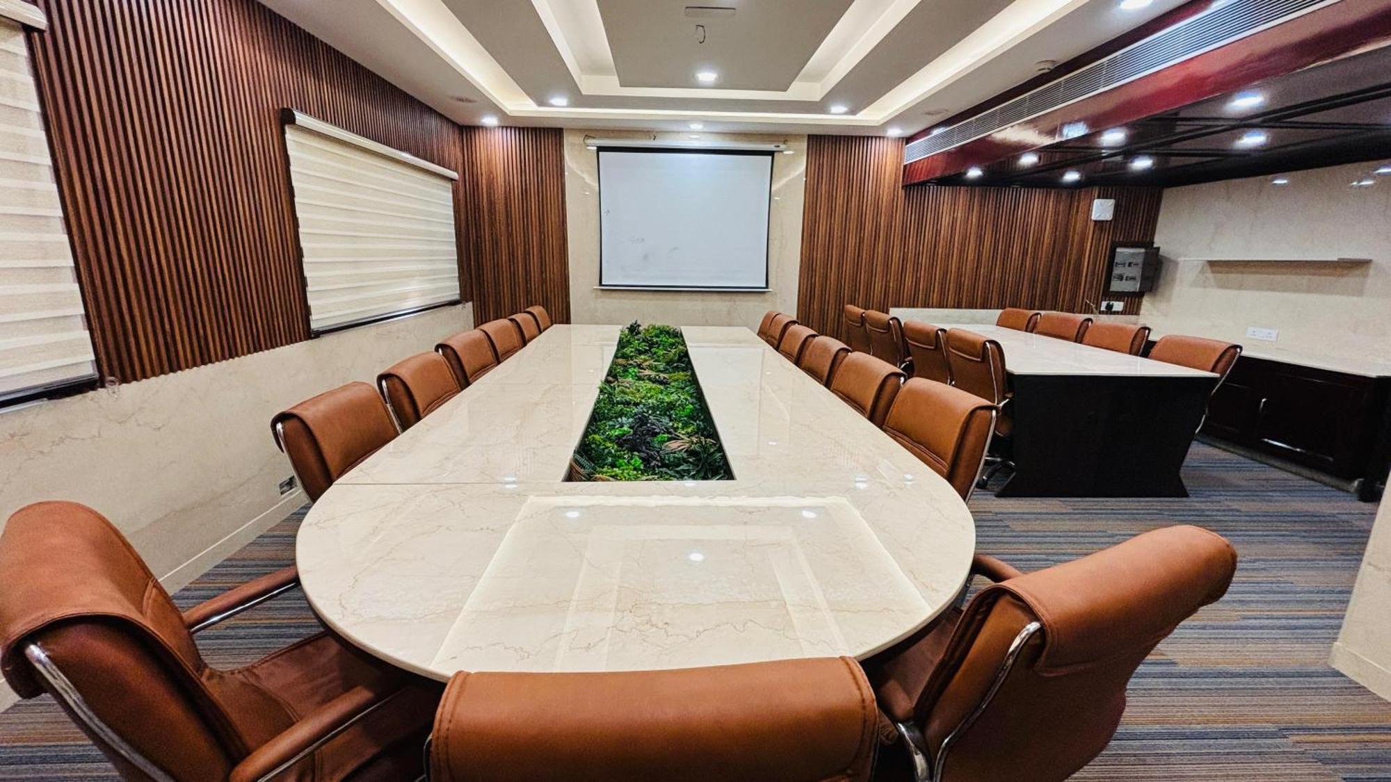 Hotel Shanti Palace Mahipalpur New Delhi Ngoại thất bức ảnh