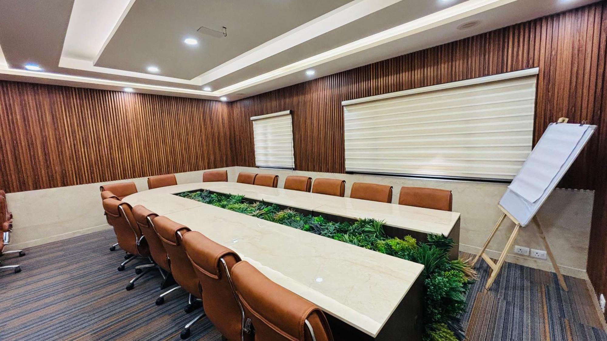 Hotel Shanti Palace Mahipalpur New Delhi Ngoại thất bức ảnh