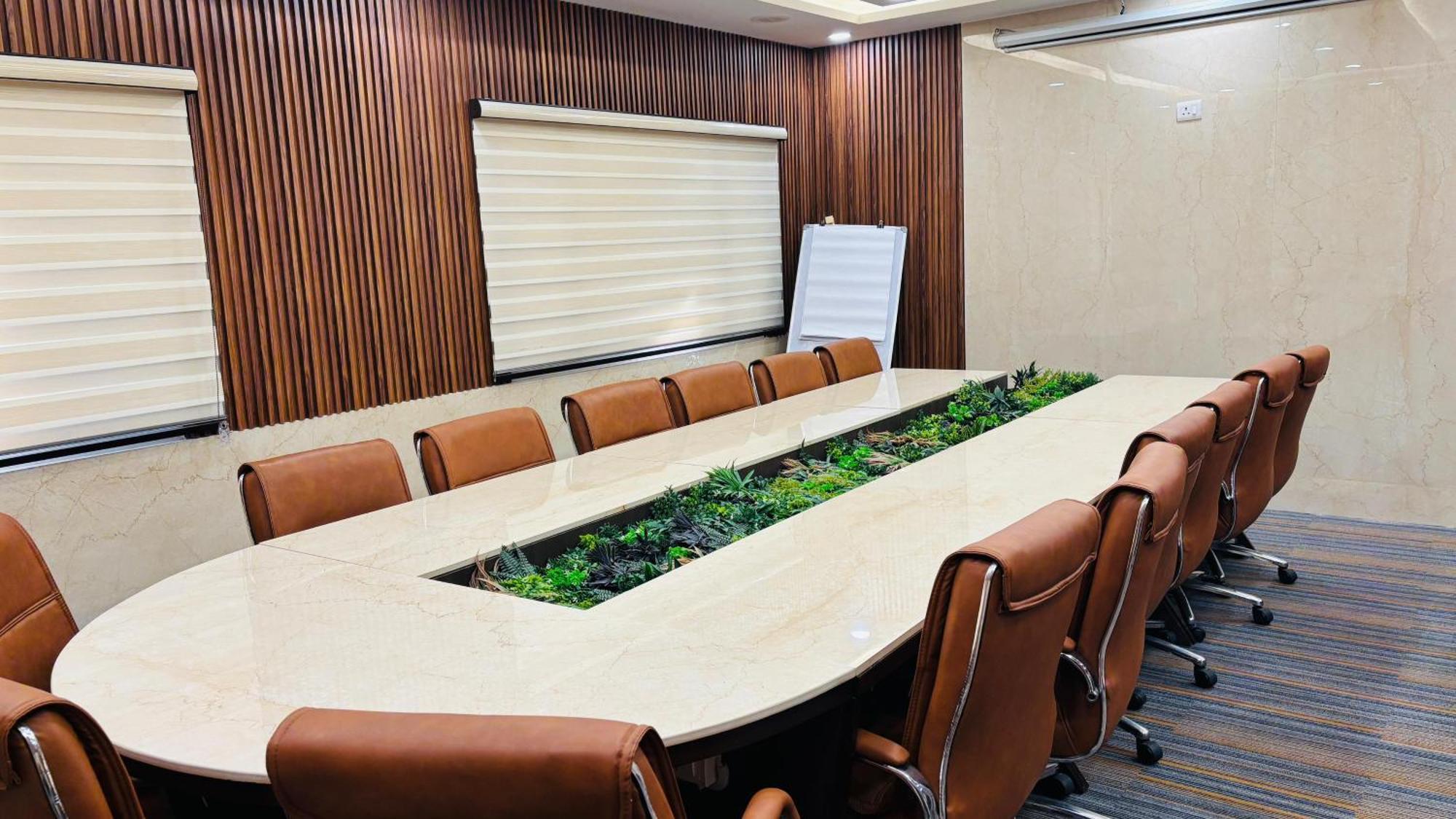 Hotel Shanti Palace Mahipalpur New Delhi Ngoại thất bức ảnh