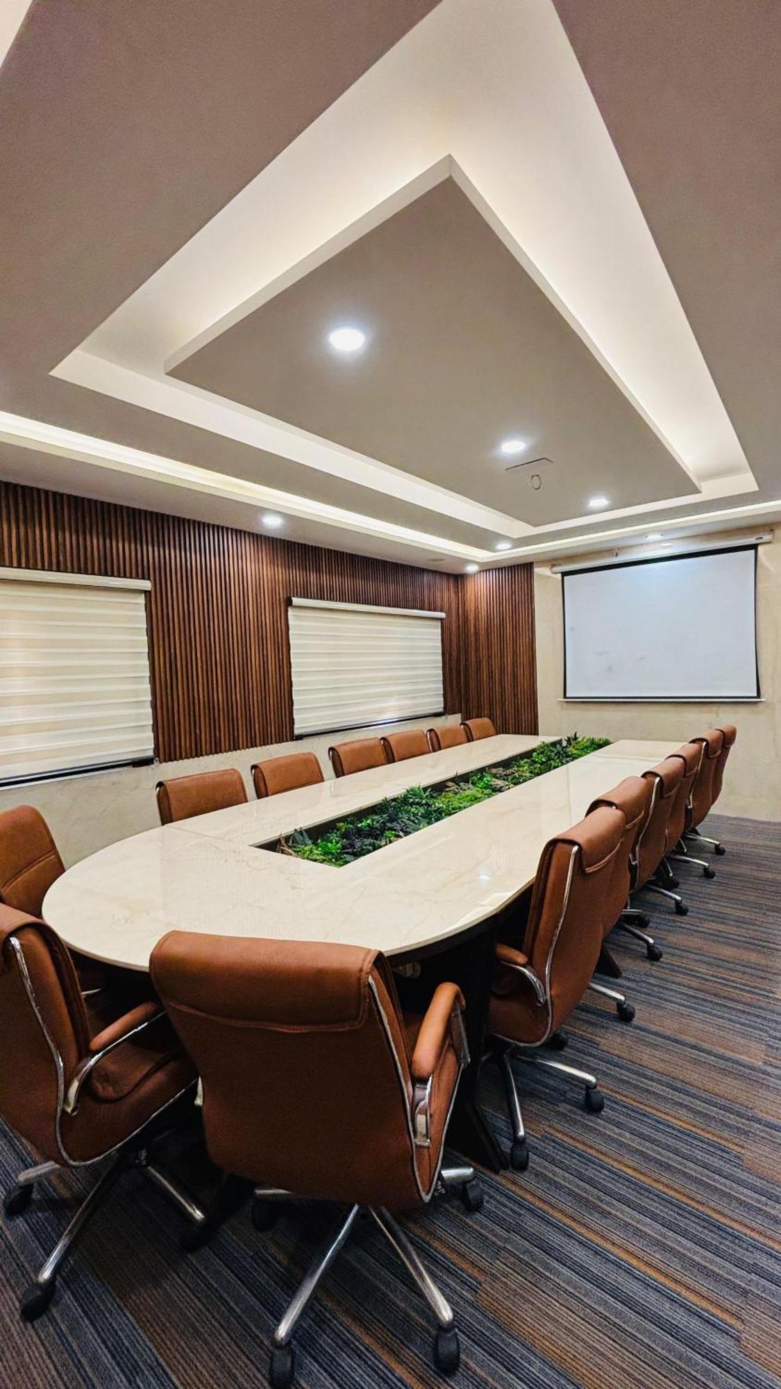 Hotel Shanti Palace Mahipalpur New Delhi Ngoại thất bức ảnh