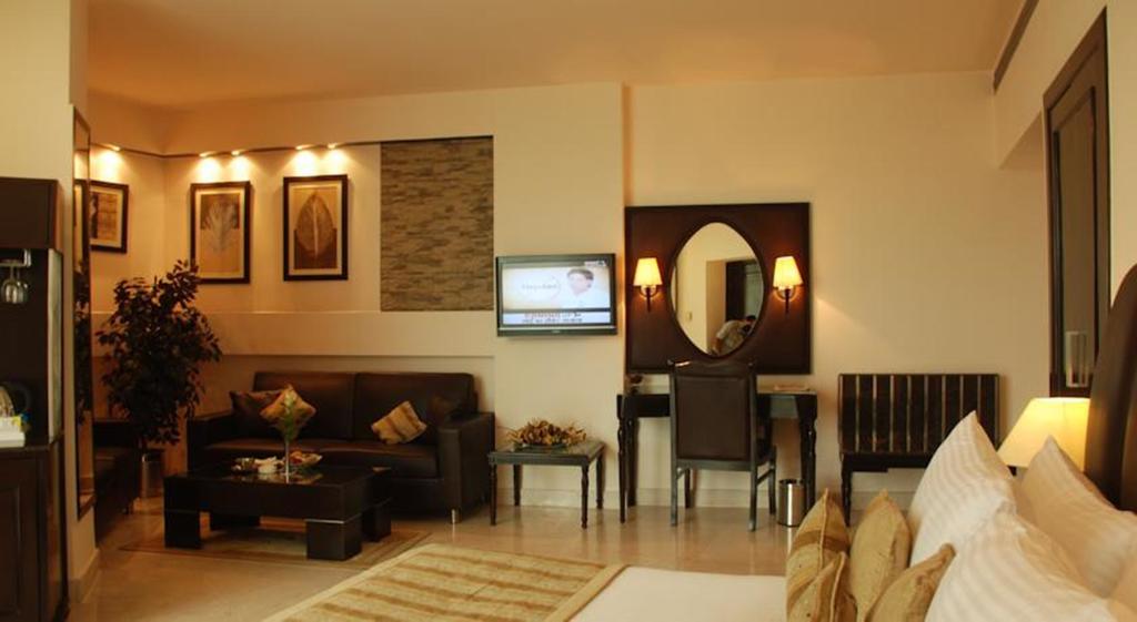 Hotel Shanti Palace Mahipalpur New Delhi Ngoại thất bức ảnh